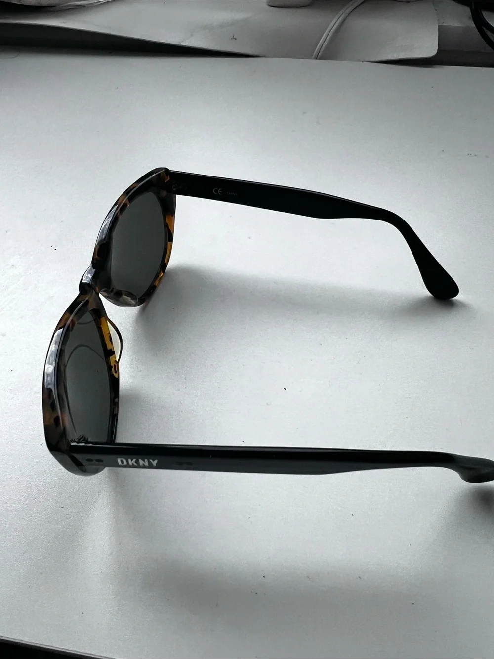 Dkny Avenue A Tortoiseshell Cat-Eye Sunglasses - Black & Brown